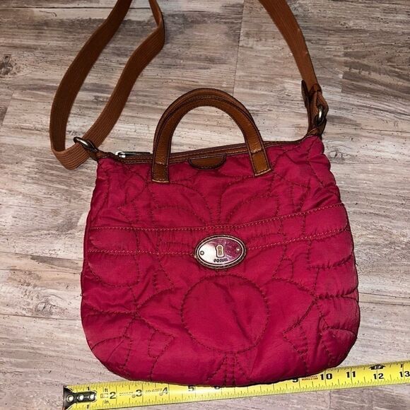 Fossil key-per red quilted crossbody tote bag EUC - Picture 4 of 16